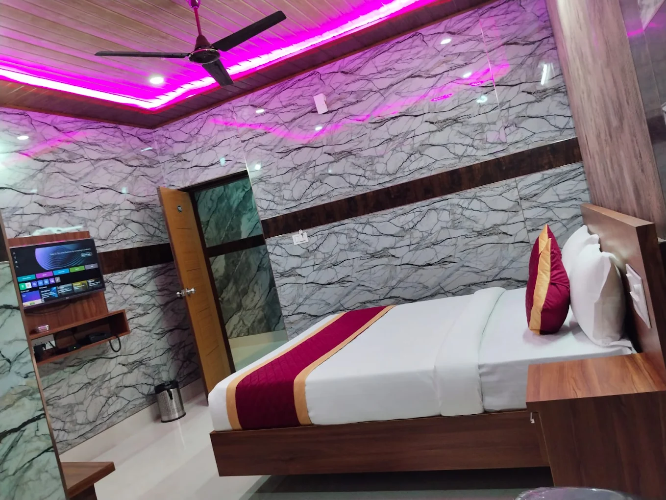 Deluxe AC room interior at Hotel New Chalukya G.K.V